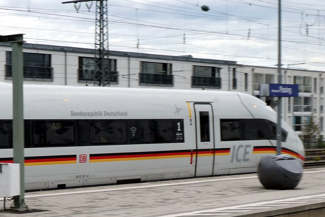 München Pasing, ICE 0412 057 BR Deutschland, 1