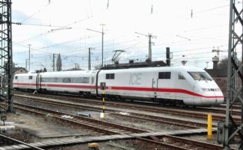 Mannheimer Hauptbahnhof auf Bahnsteig zu Gleis 10 Richtung Heidelberg (I