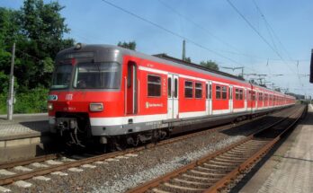 Wiesbaden Bahnhof Wiesbaden Ost auf Bahnsteig zu Gleis 3 Richtung Mainz