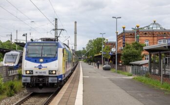 Metronom von ME 146 01 geführter Regionalzug im Bahnhof Uelzen (2017)