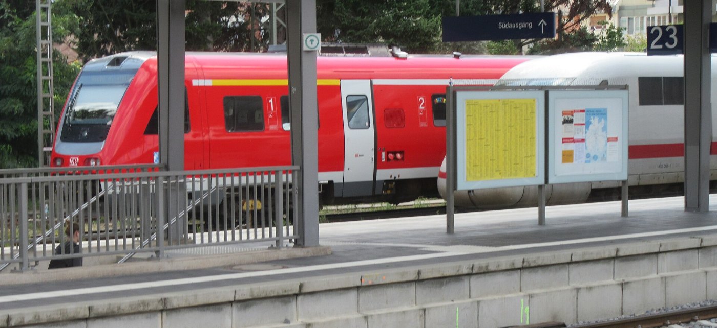 612 und 402 006 1 in Nürnberg Hbf