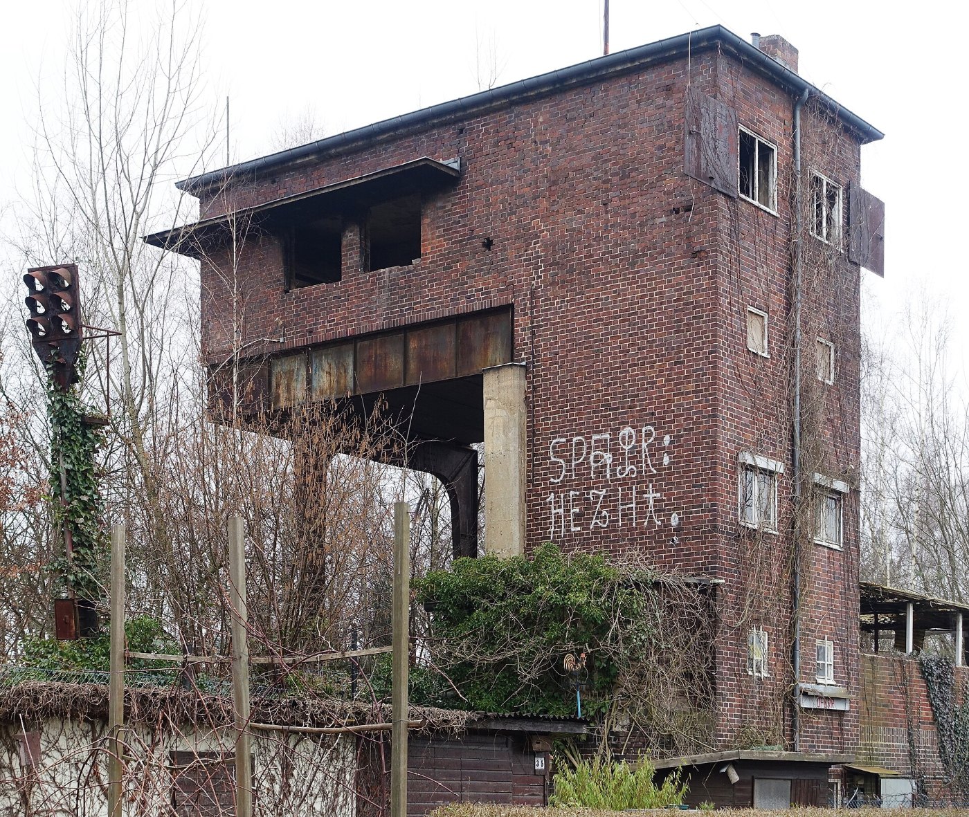 Am Bahndamm (Berlin Siemensstadt) Stellwerk Gartenfeld