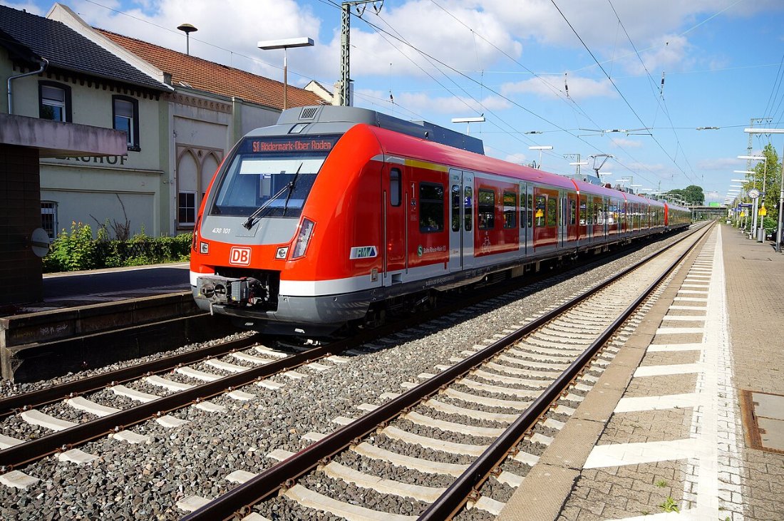 Hochheim am Main Bahnhof Hochheim (Main) auf Bahnsteig zu Gleis 1 Richtu
