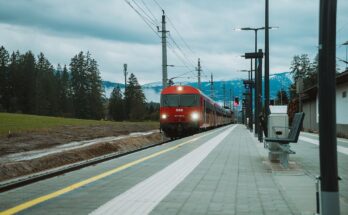 Bahnhof Bad Mitterndorf Zug am Bahnsteig