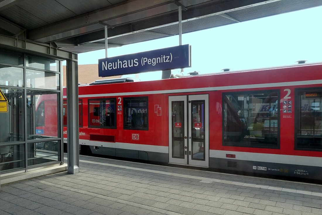 Bahnhof Neuhaus (Pegnitz), Bahnsteig, 1
