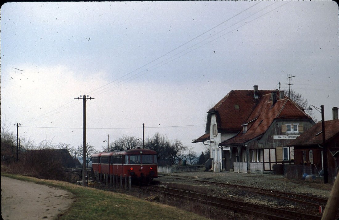 Maitis Hohenstaufen Einfahrt Zug 6625 Schienenbus 797 505 Beiwagen Baure