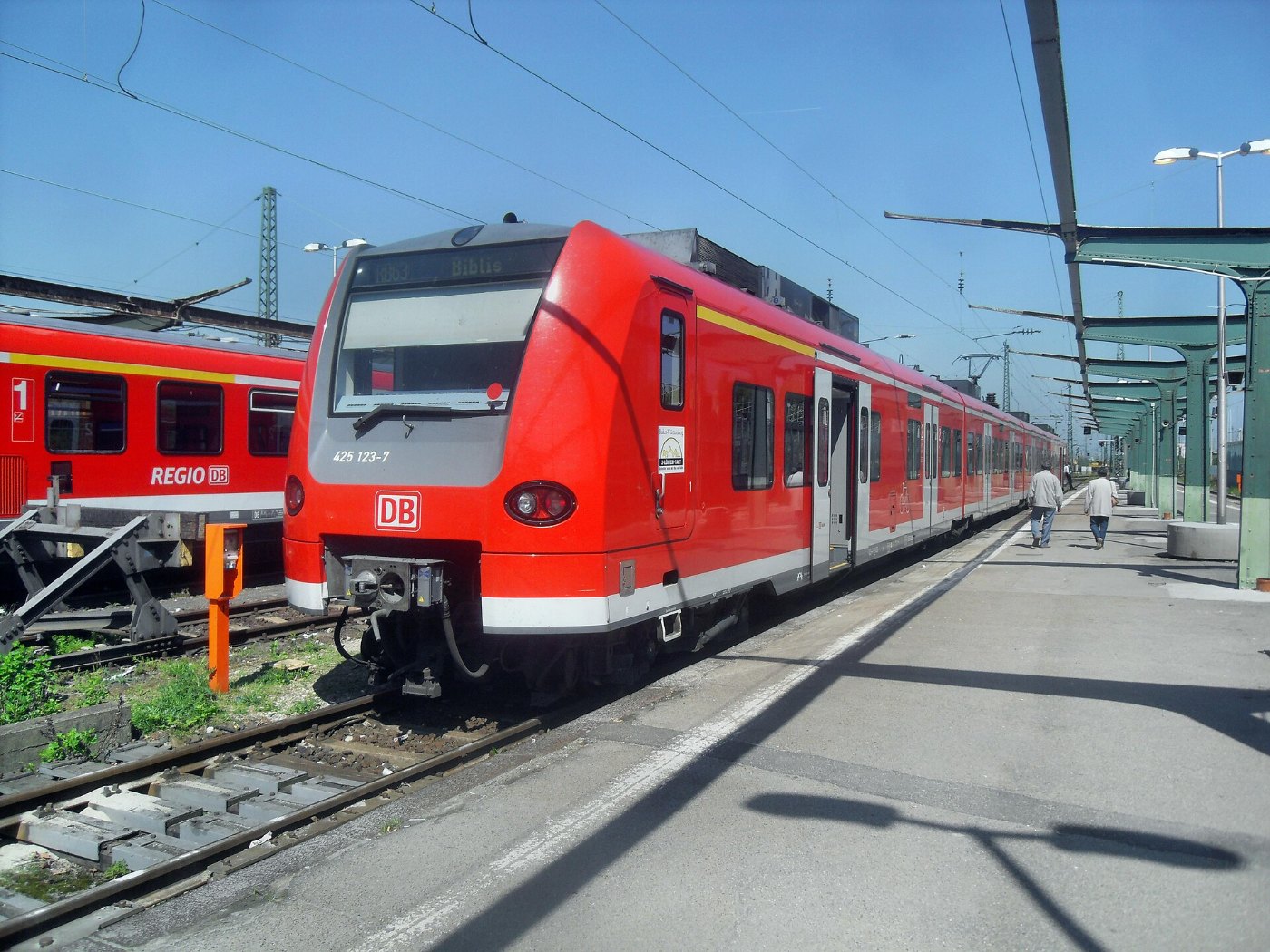 Wormser Hauptbahnhof auf Bahnsteig zu Gleis 9 Richtung Mainz (RB 425 123