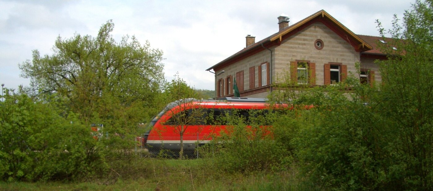 Bahnhof Edelfingen 6 (Panorama, Zug)