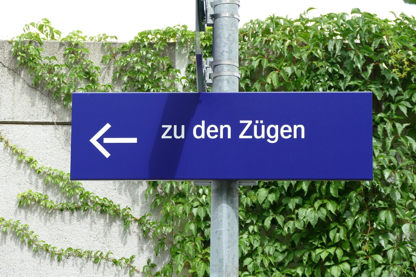 Signage at the Malching S Bahn station 01