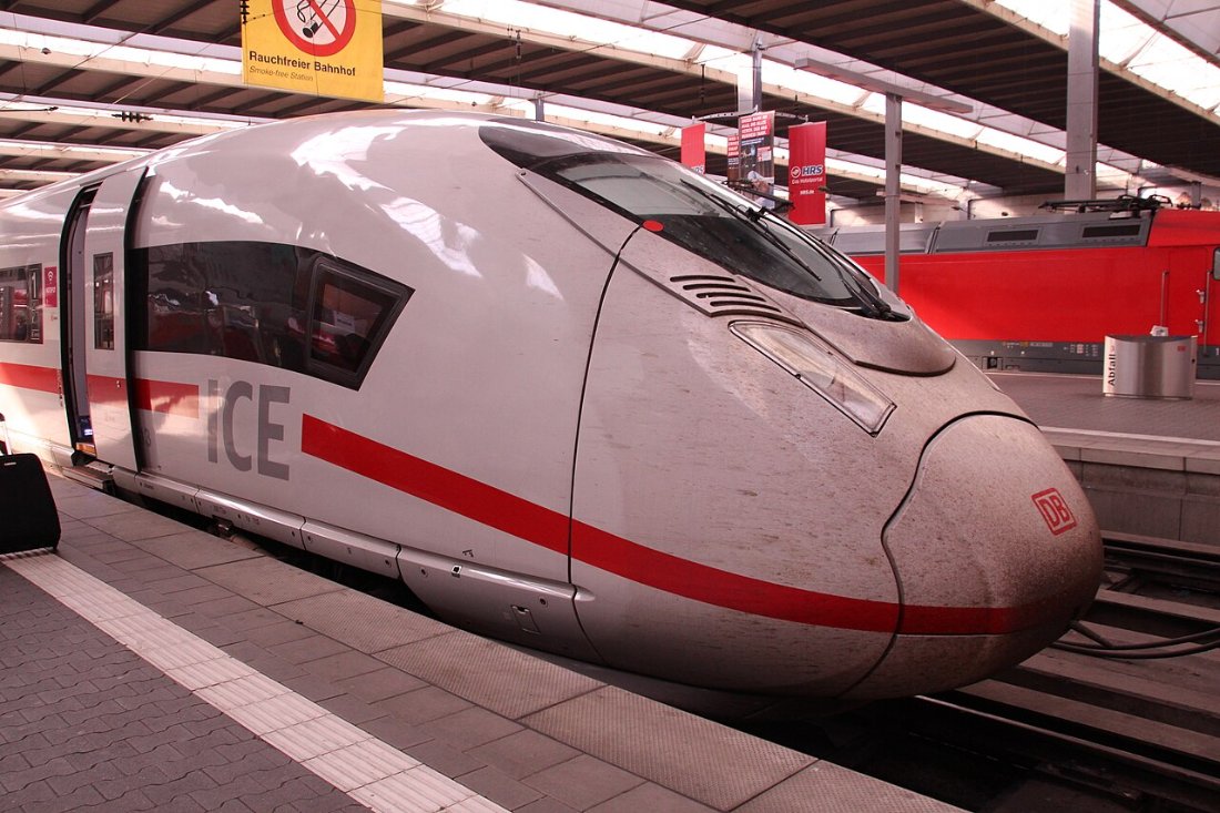 DB Baureihe 407 Wartender Zug am Münchener Hauptbahnhof 09.09.2016
