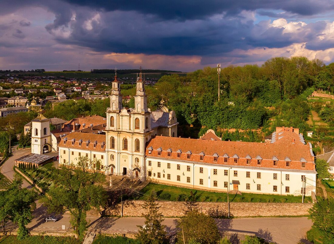 61 212 9001 Buchach Monastery RB 24