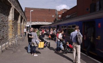 Clifton Down railway station MMB 15