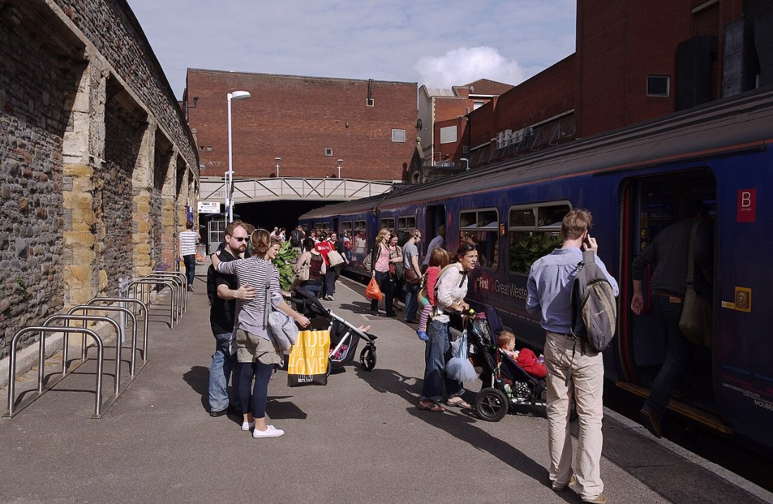 Clifton Down railway station MMB 15
