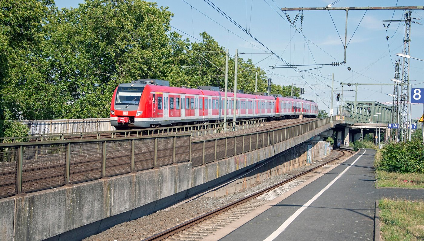 Köln Deutz S Bahn 422 056 422 043 als S6 Köln Nippes ()