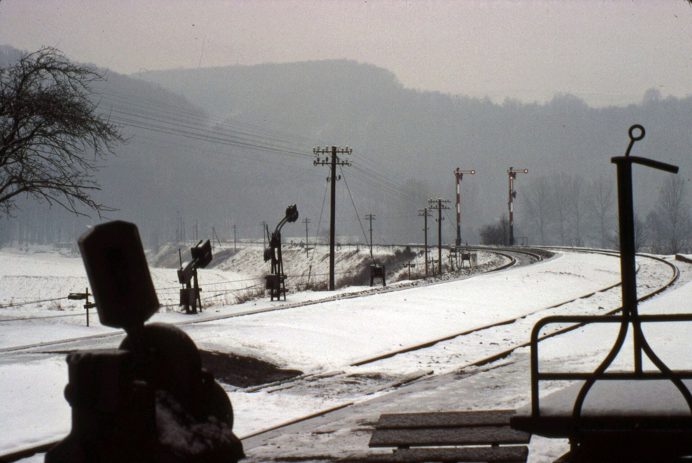 Reicholzheim Bahnsteig Gepäckkarren Schrankenkurbel Spannwerke Bahnhofsu