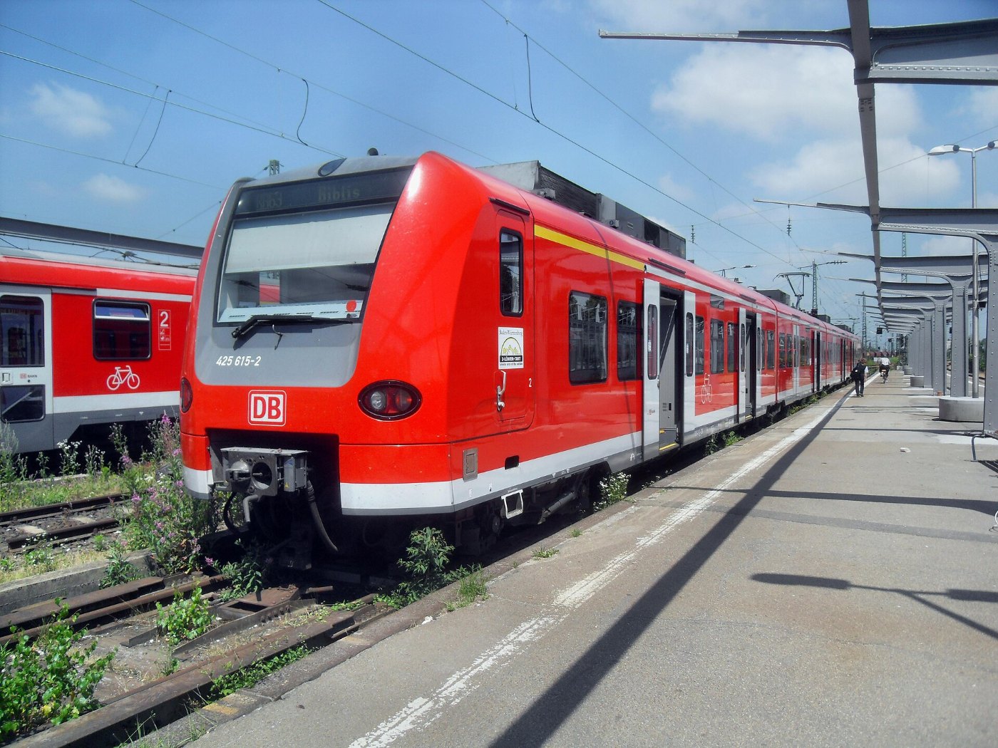 Wormser Hauptbahnhof auf Bahnsteig zu Gleis 9 Richtung Mainz (RB 425 615