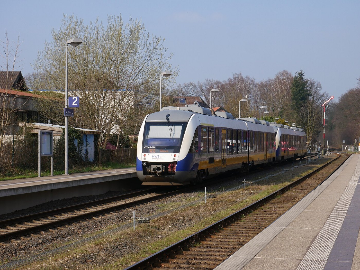 2019 03 21 Bahnhof Bedburg Hau NWB LINT Bahnsteiggleis 2