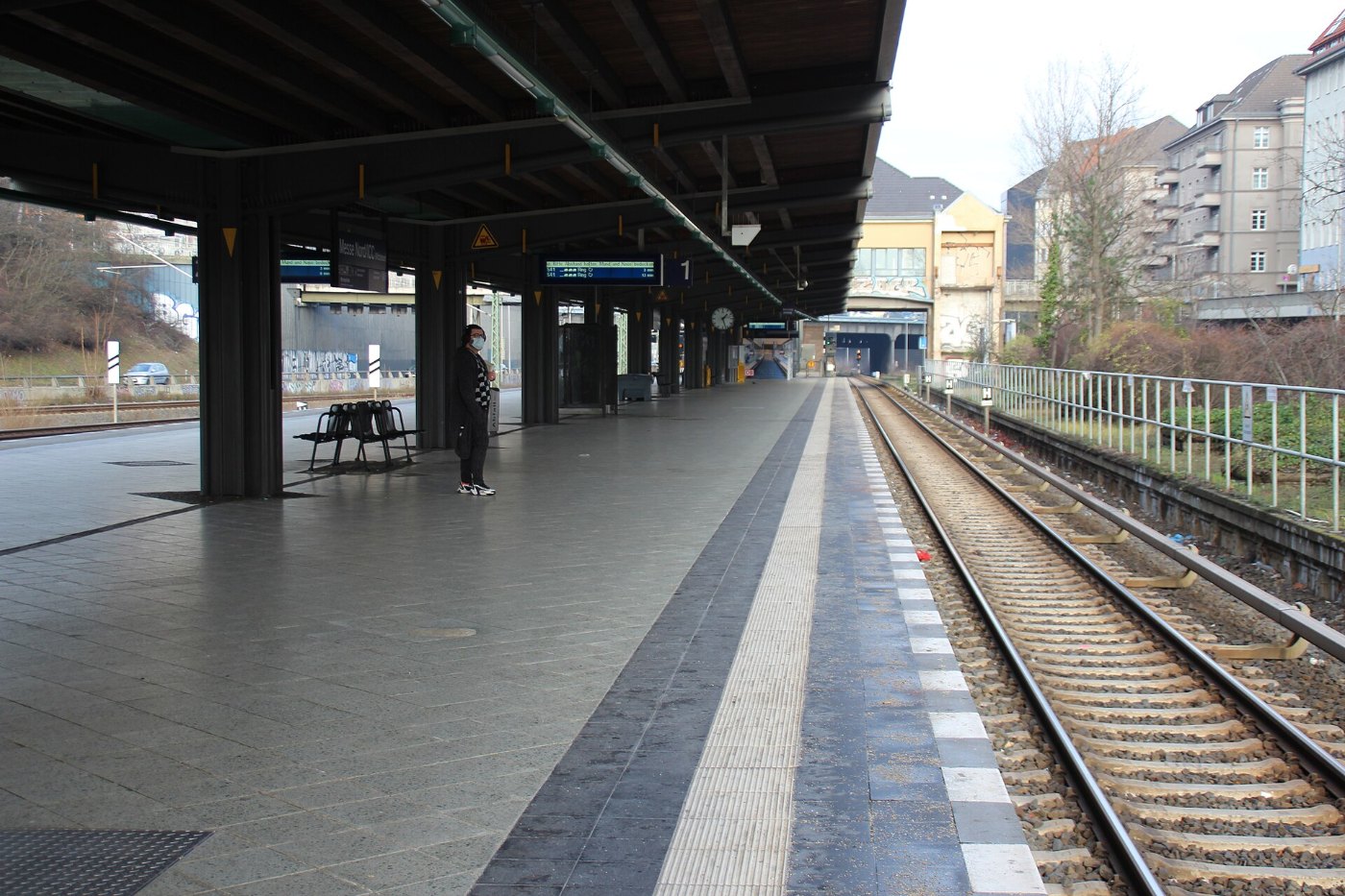 Bahnsteig Messe Nord
