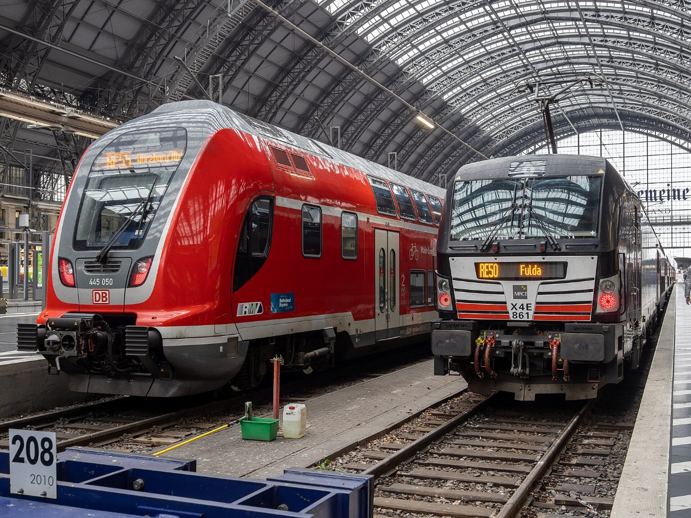 Bombardier Twindexx & Siemens Vectron AC in Ffm Hbf (2022)