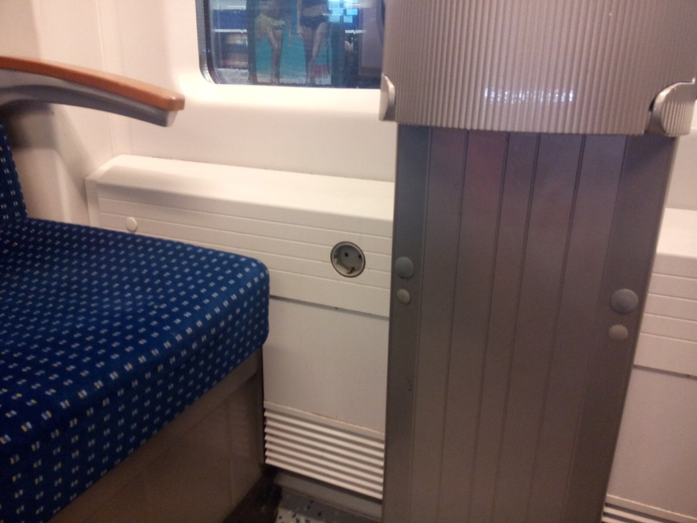 Steckdose in Regio S Bahn Bremen