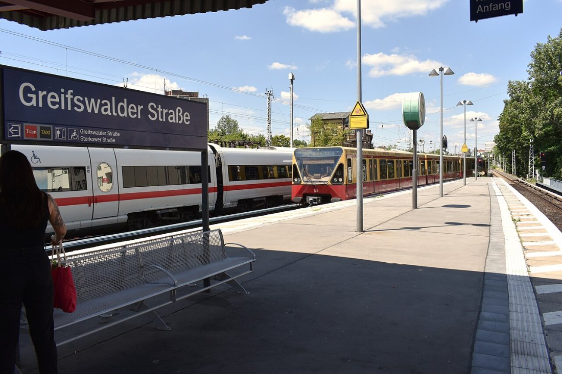 Berlin S Bahn Bhf Greifswalder Straße (S41 0825)