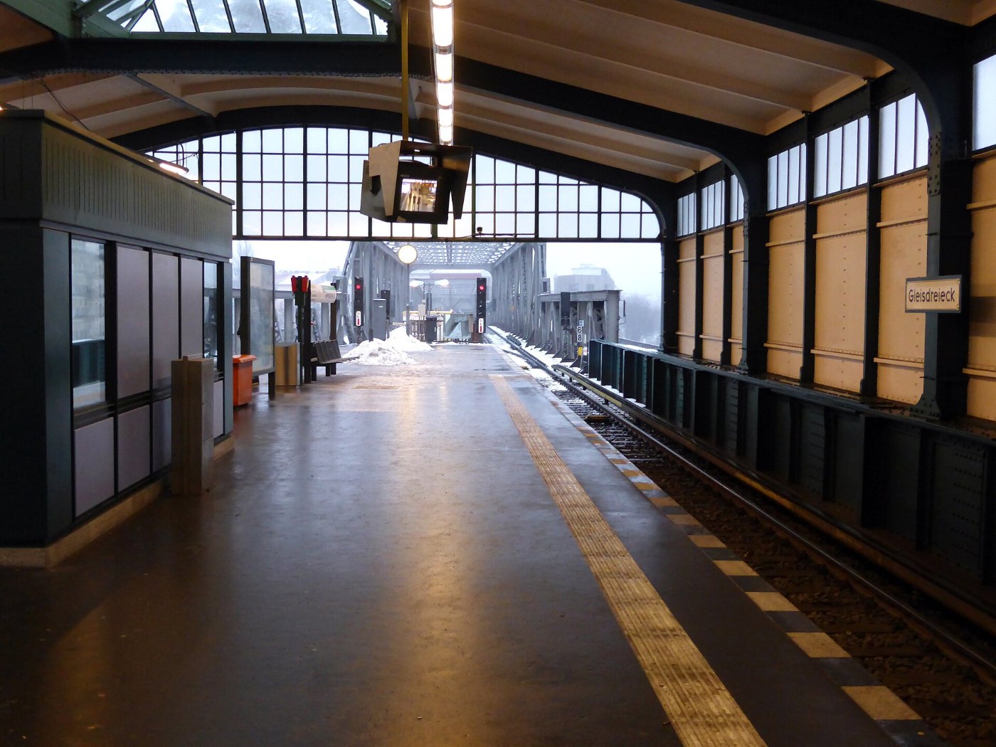 Gleisdreick Bahnsteig (1)