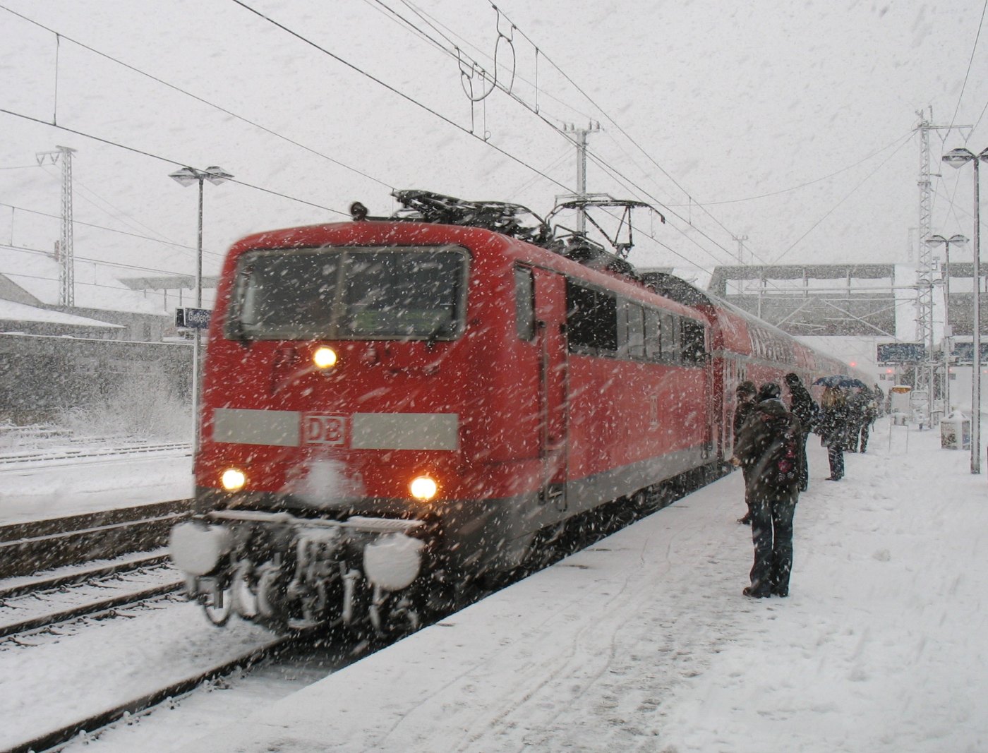 Regionalexpress Bahnhof Gießen Schnee 2010 03 06