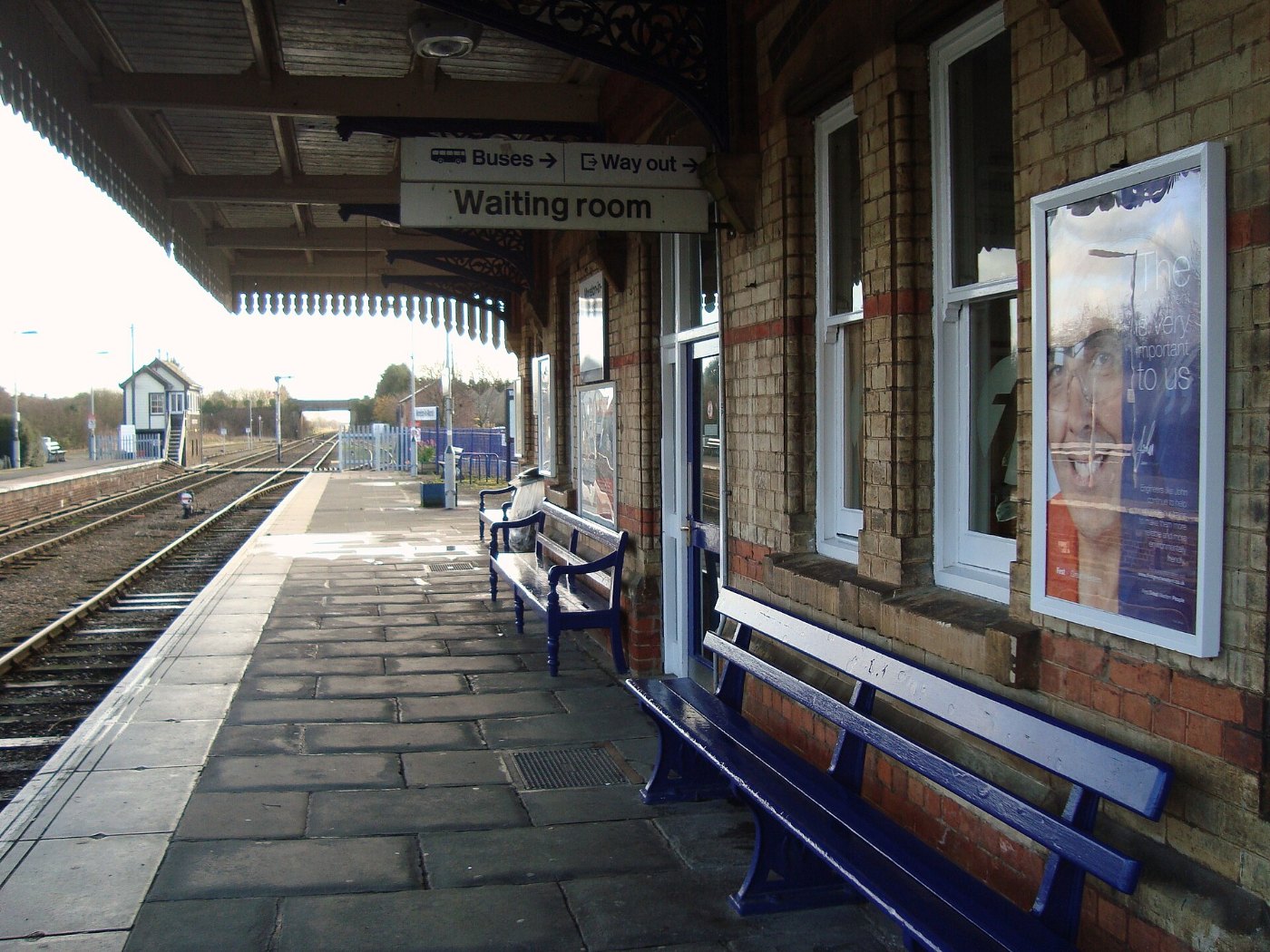 Moreton in Marsh ... Railway Station must be Sunday! ()