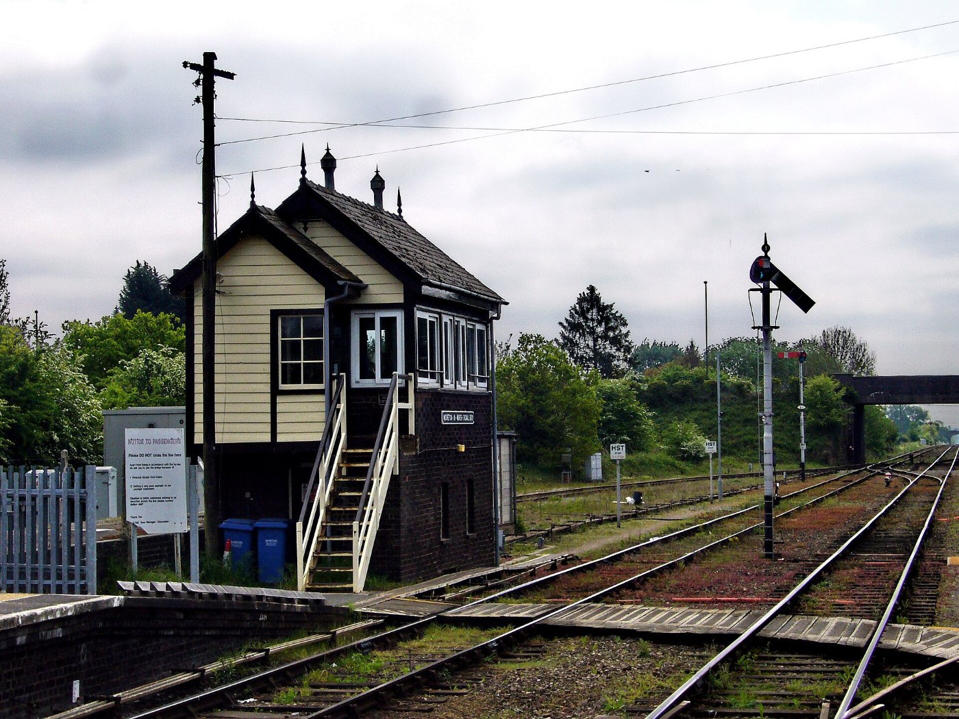 Moreton in Marsh railway station panoramio
