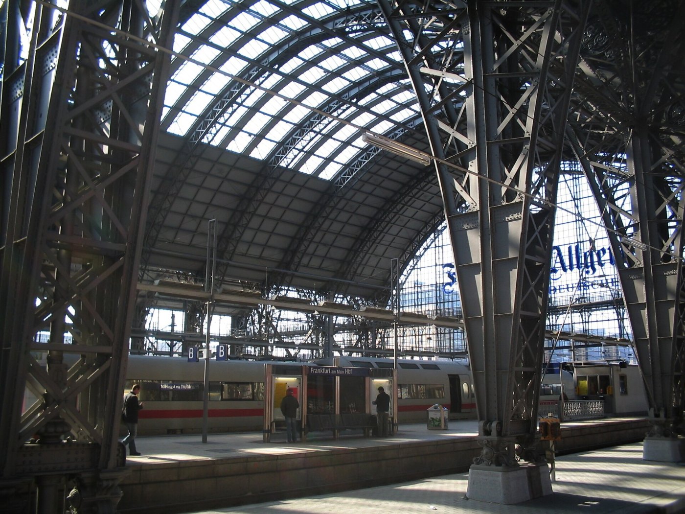 Frankfurt Hbf Halle 0491