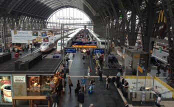 Frankfurt Main Hbf Halle mit 3 ICE Zügen