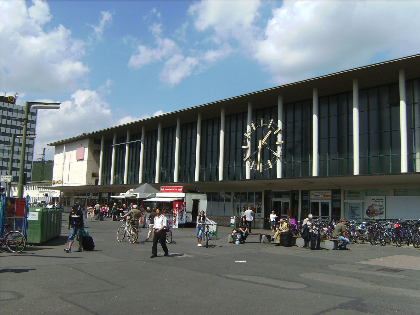 Würzburg Hauptbahnhof Empfangsgebäude 0516