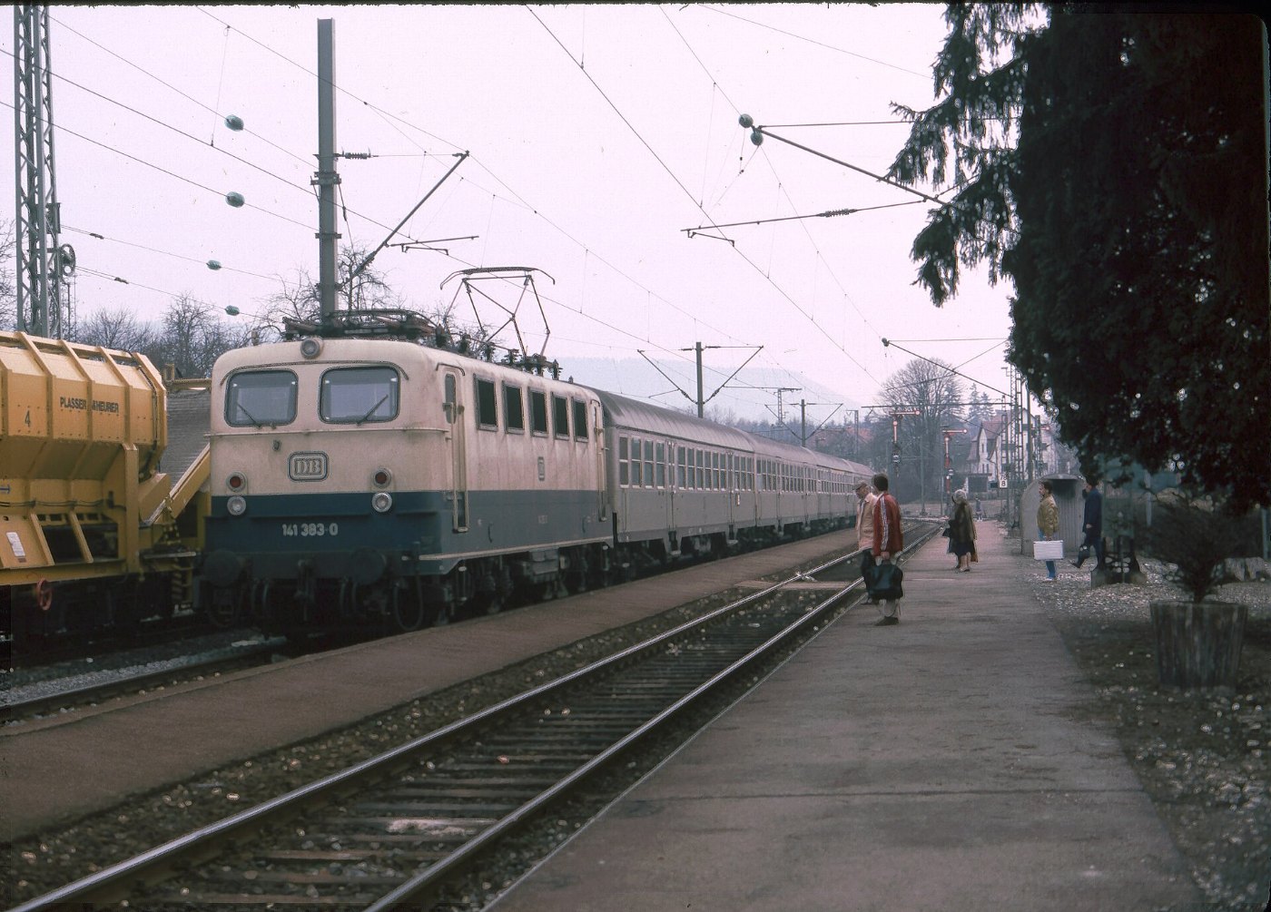 Goldshöfe Lok Baureihe 141 383 Eilzug S DON Bnb Wagen Bahnsteig Reisende