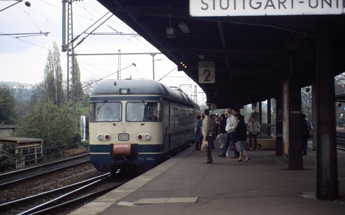 Untertürkheim elTw 427 Bahnsteig Reisende LABW Staatsarchiv Ludwigsburg 