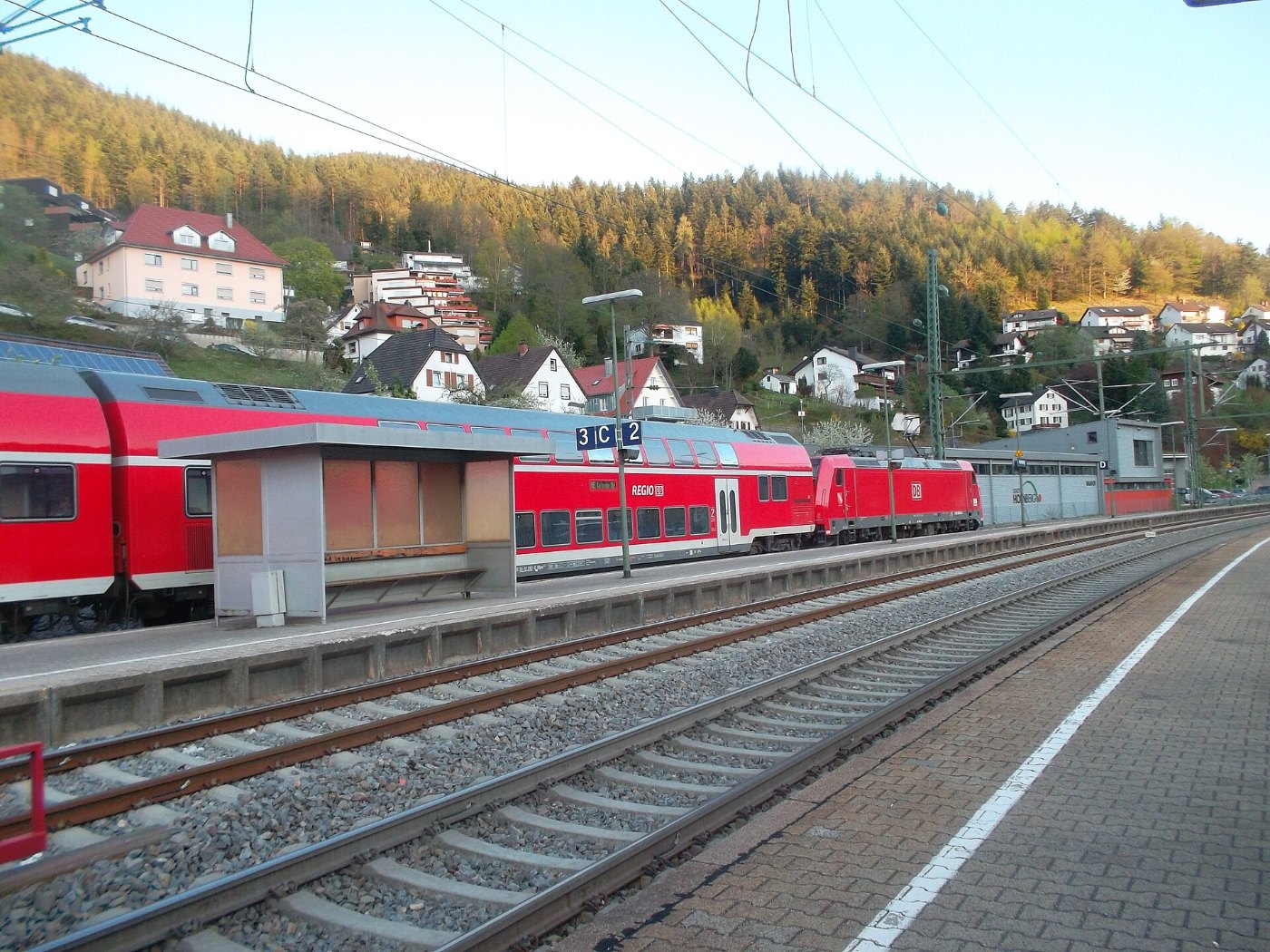 Regionalexpress Karlsruhe Konstanz Bahnhof Hornberg (1)