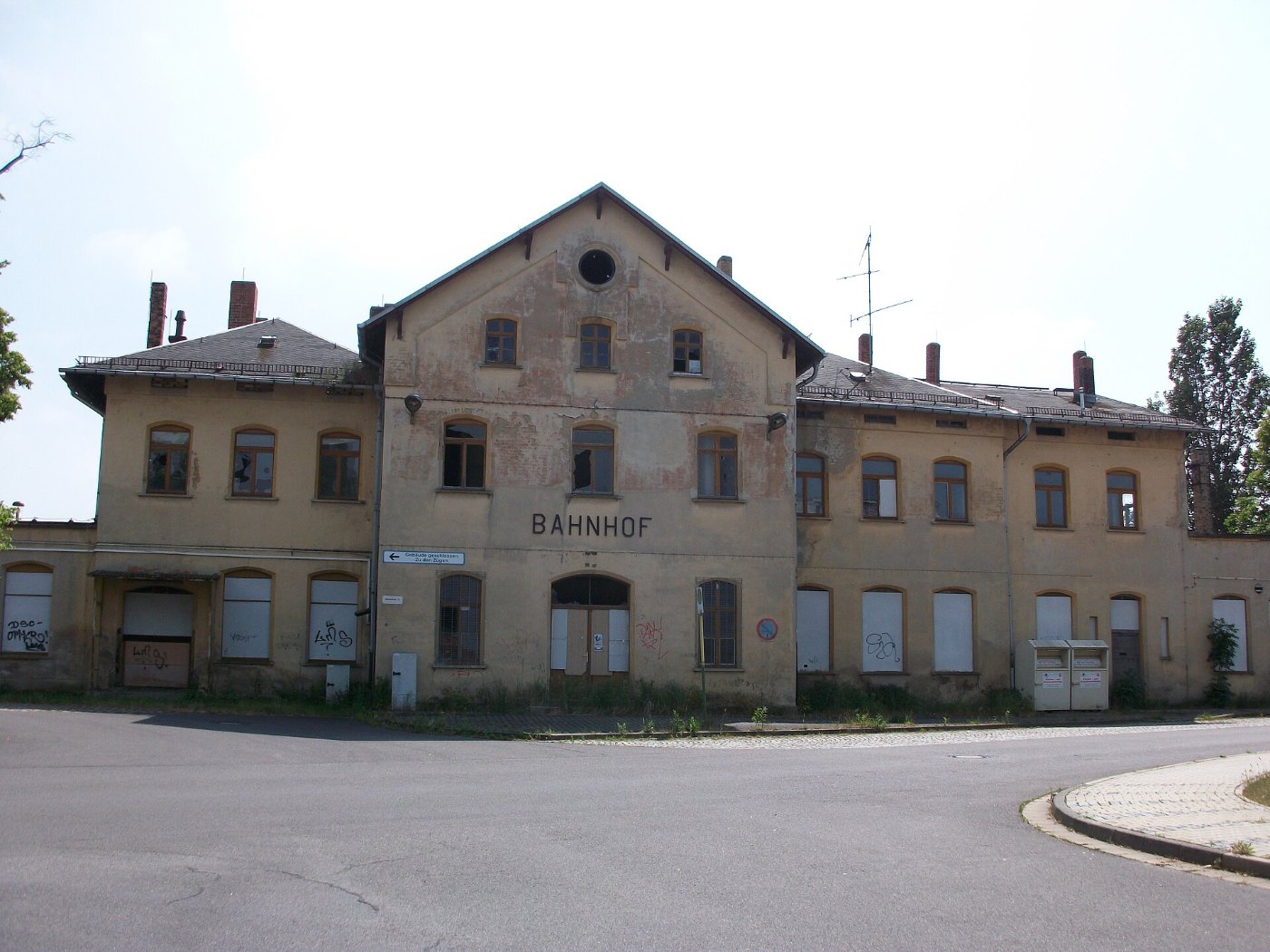 Bahnhof Meuselwitz, Empfangsgebäude Straßenseite