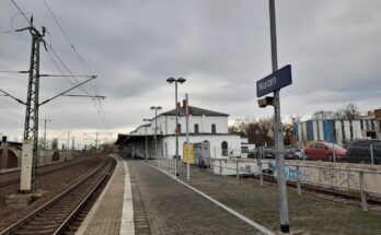 Bahnhof Wurzen, Empfangsgebäude (Gleisseite) (1)