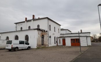 Bahnhof Wurzen, Empfangsgebäude (Straßenseite) (3)