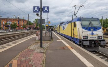 Metronom Regionalzug im Bahnhof Uelzen (2017)