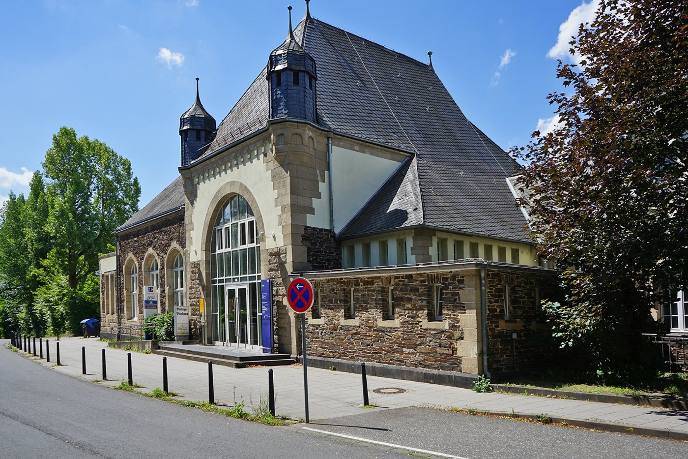 Bullay (Mosel) Bahnhof, Empfangsgebäude (1904)