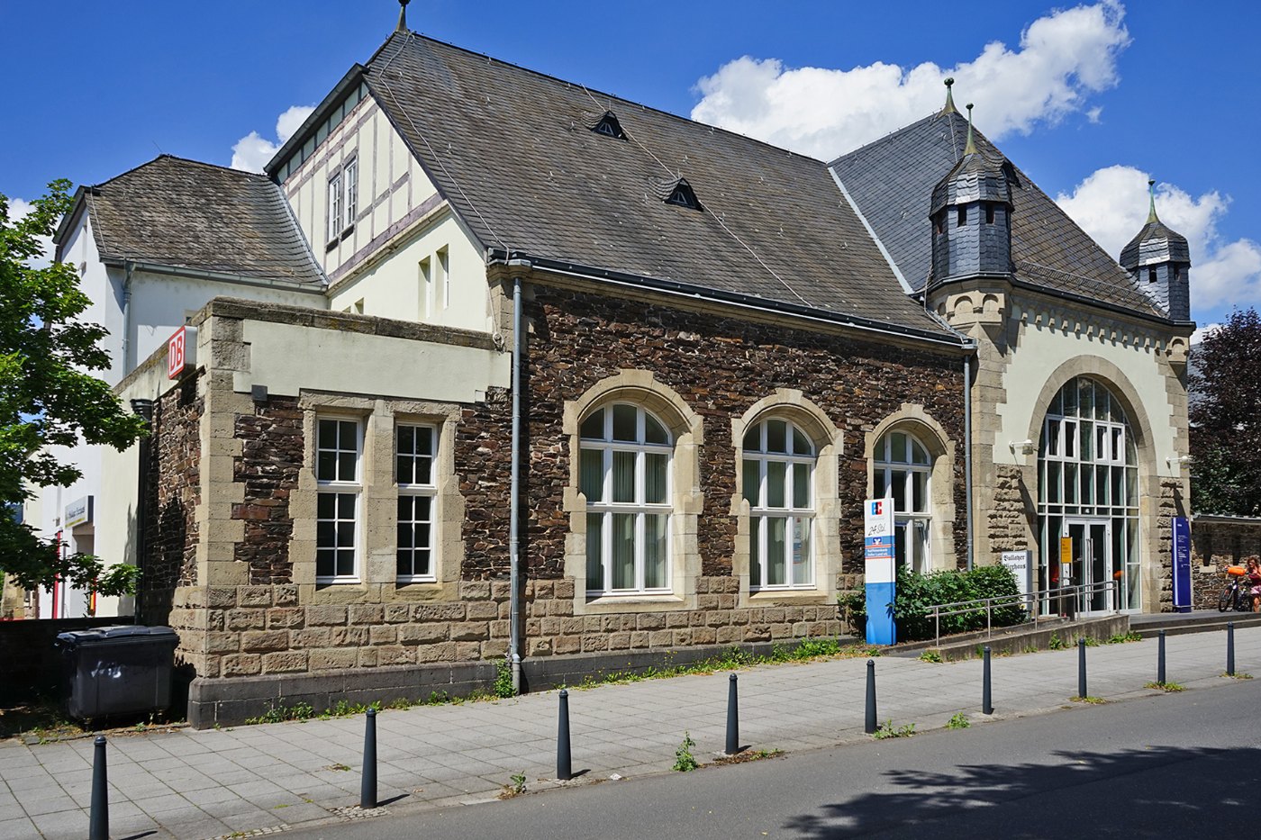 Bullay (Mosel) Bahnhof, Empfangsgebäude (1904)