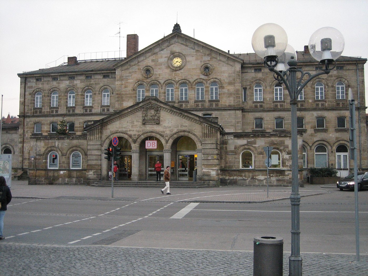 Fürth Hauptbahnhof from Bahnhofsplatz