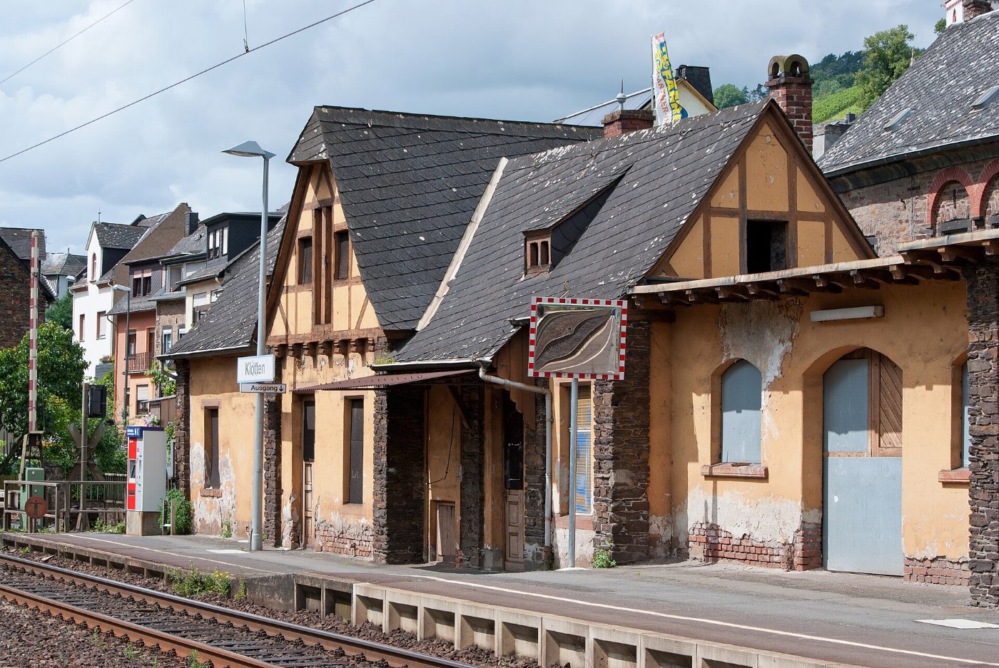 Klotten, Bahnhof, 2012 08 CN 01