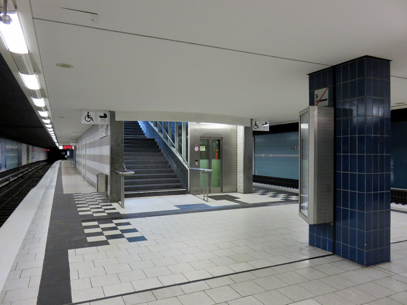U Bahnhof Garstedt in Norderstedt Schleswig Holstein8