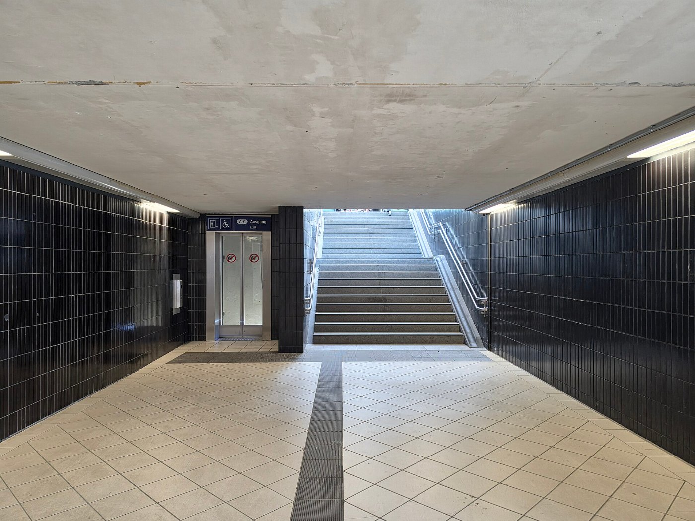 Bitterfeld Bahnhof 06
