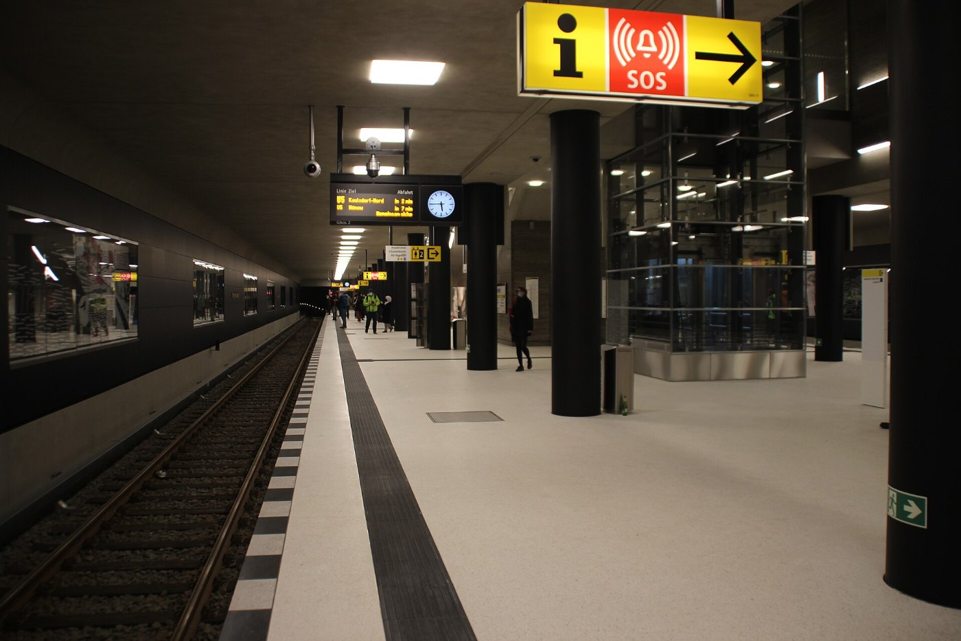 U Bahnhof Unter den Linden U5 Bahnsteig