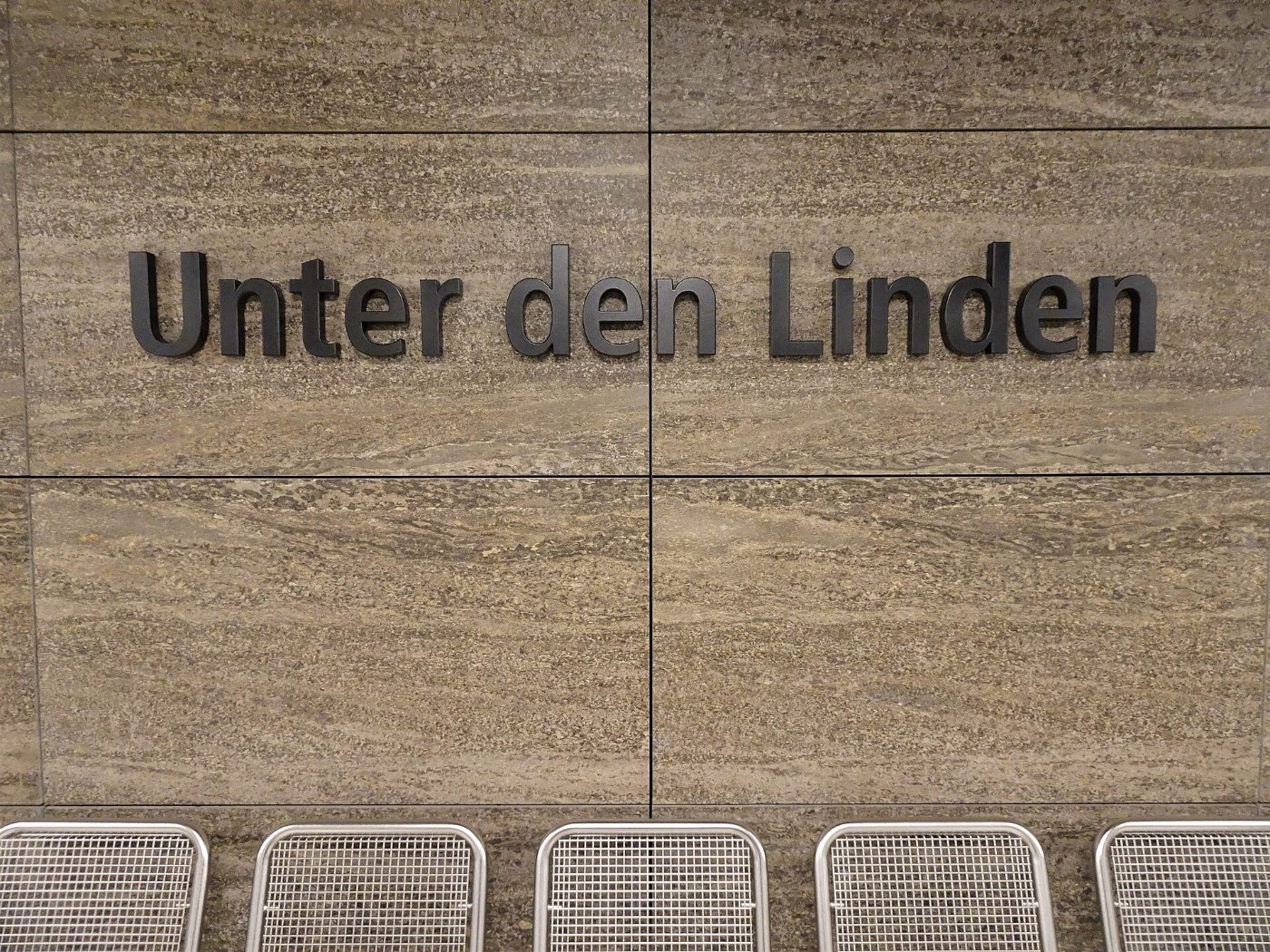 U Bahnhof Unter den Linden ()
