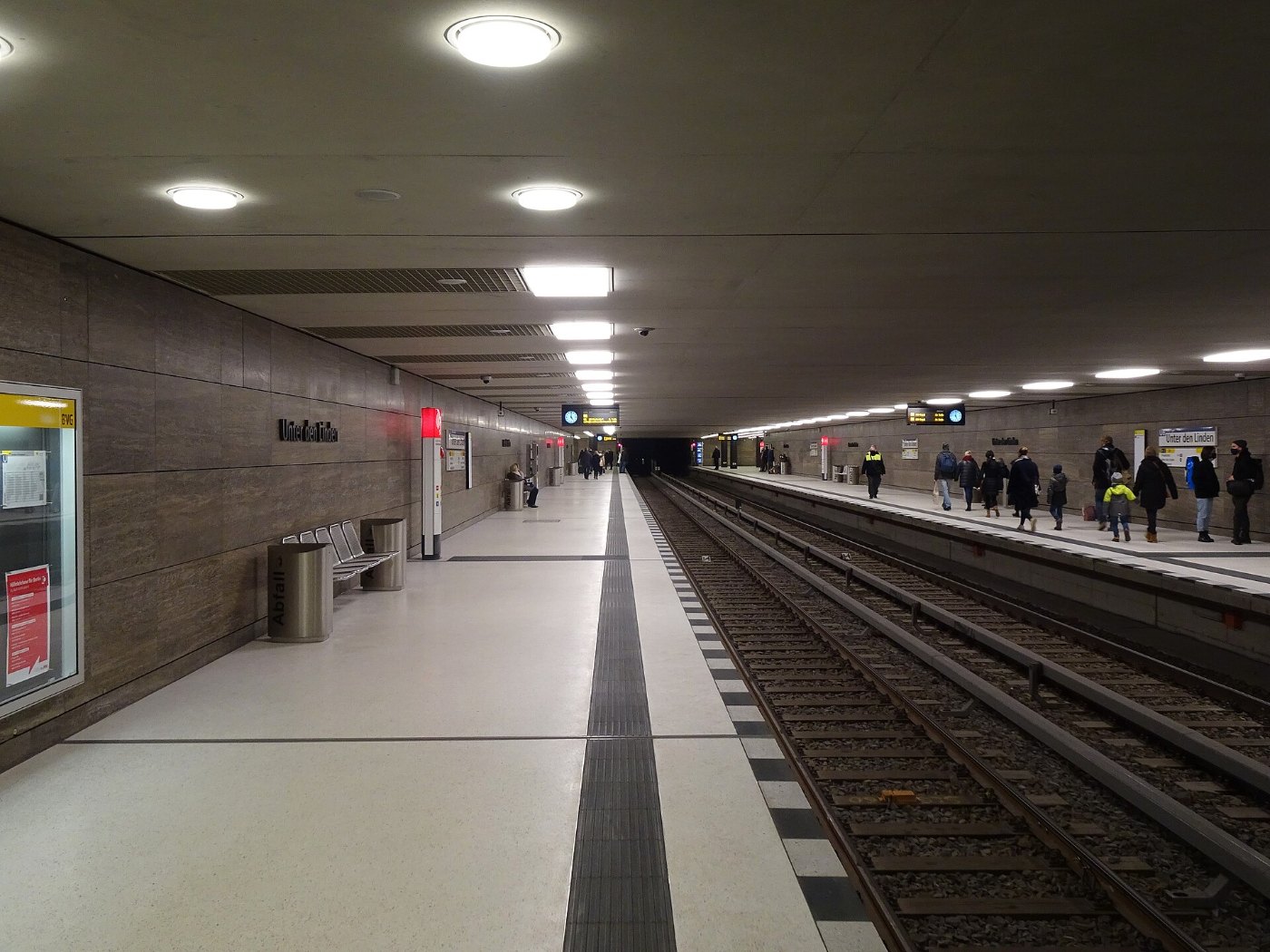 U Bahnhof Unter den Linden ()