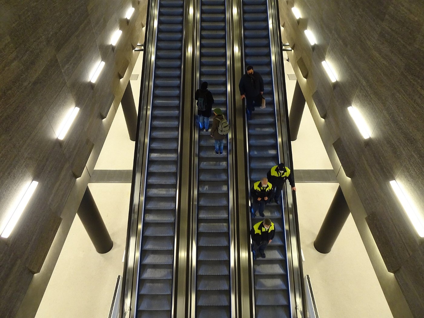 U Bahnhof Unter den Linden ()