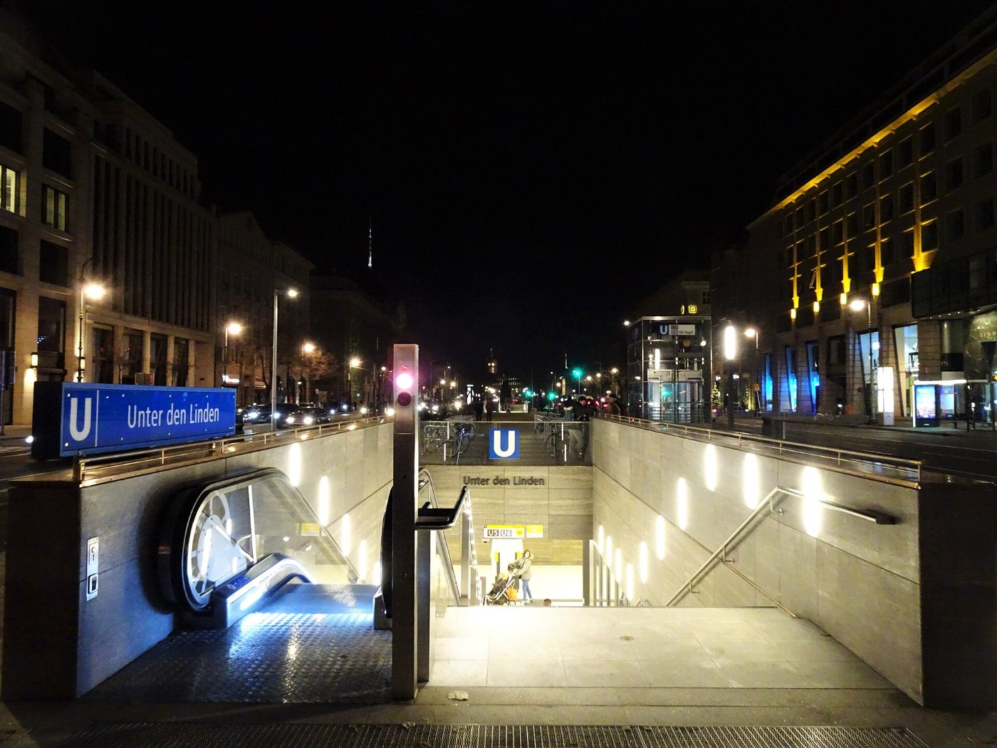 U Bahnhof Unter den Linden ()